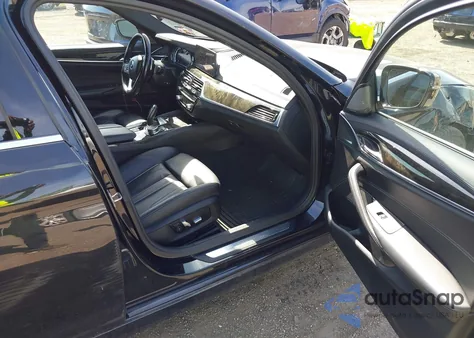 2017 BMW 540I xDrive z USA, uszkodzony, nr VIN WBAJE7C38HG888047